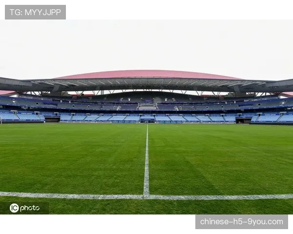 专业草皮养护公司订单上涨，多支中超俱乐部要求加强场地灌溉以保障高压踢法